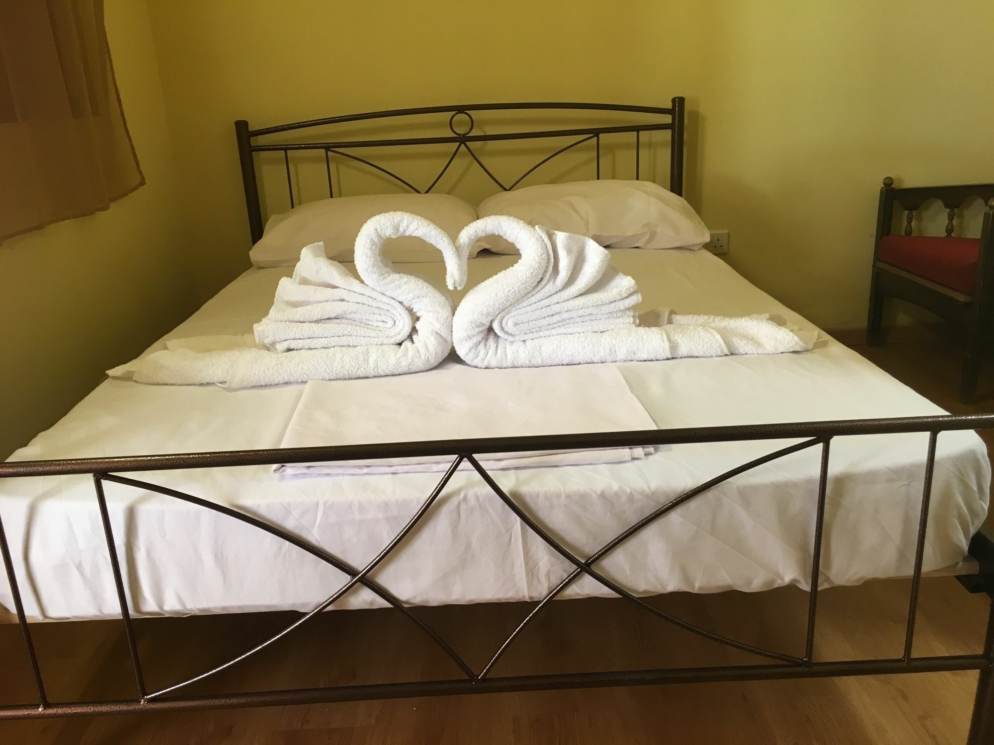 Zouglas App Guesthouse Limassol Ngoại thất bức ảnh