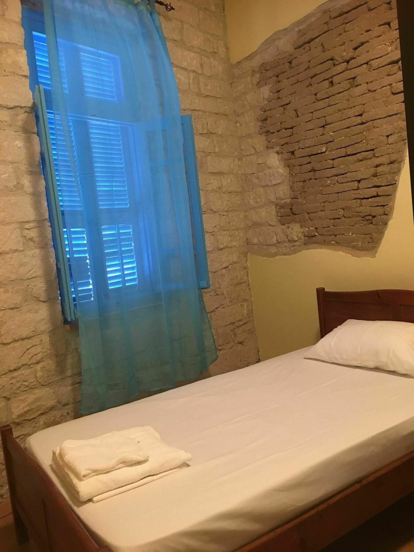 Zouglas App Guesthouse Limassol Ngoại thất bức ảnh